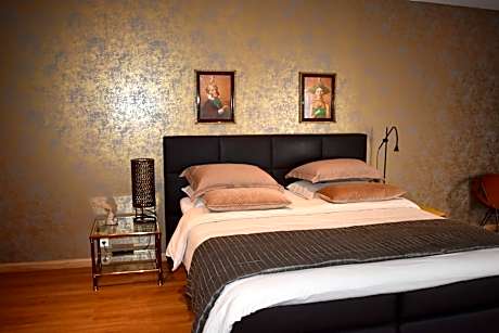 Deluxe Double Room with Shower