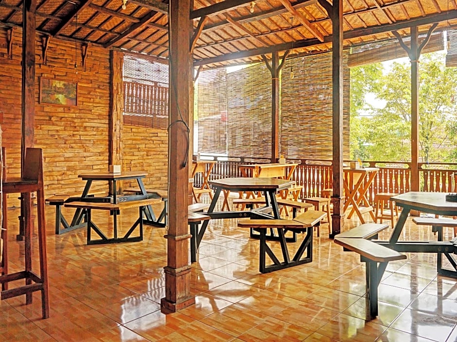 OYO Life 92568 Penginapan Joglo Syariah