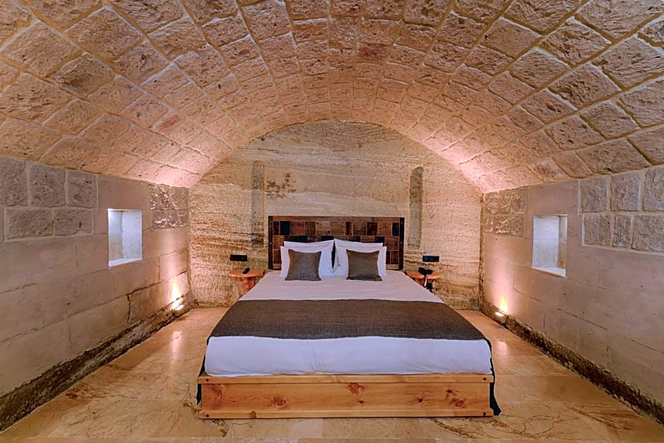 Concept Cave Suites