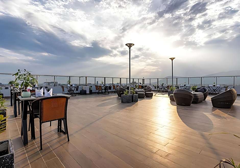 The Square Kampot Hotel