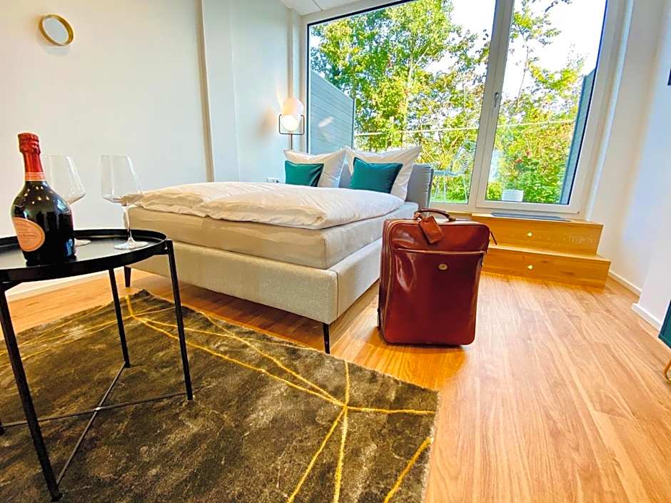 Motel42-Temporary Living