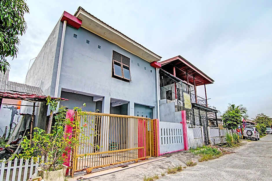 Hotel O Homestay Dinda Syariah Near Masjid Al Amin