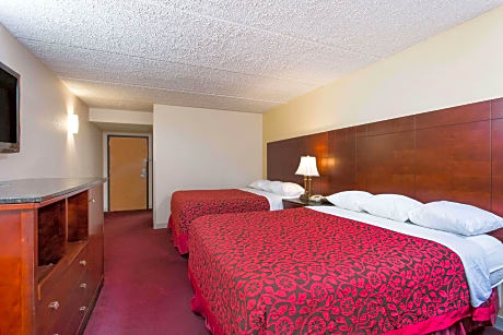 2 Double Beds Smoking