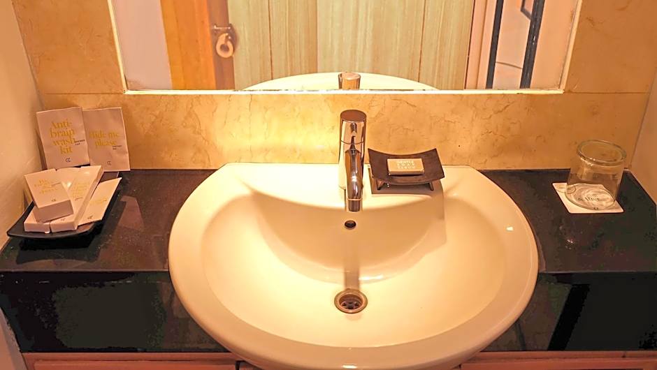 Golden Tulip Balikpapan Hotel & Suites