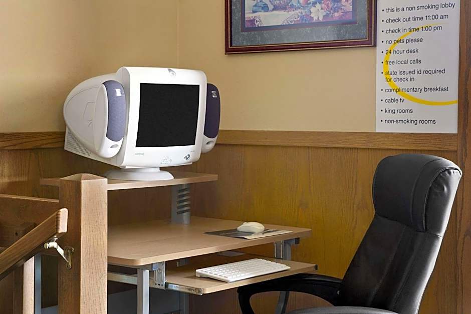 Super 8 by Wyndham Russellville