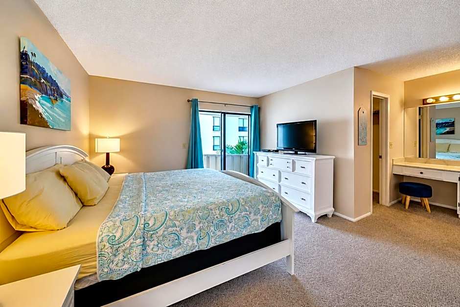 Siesta Key Beach - 2 Bedroom - 3 Beds - 3 Bathroom Duplex with Heated Swimming Pool