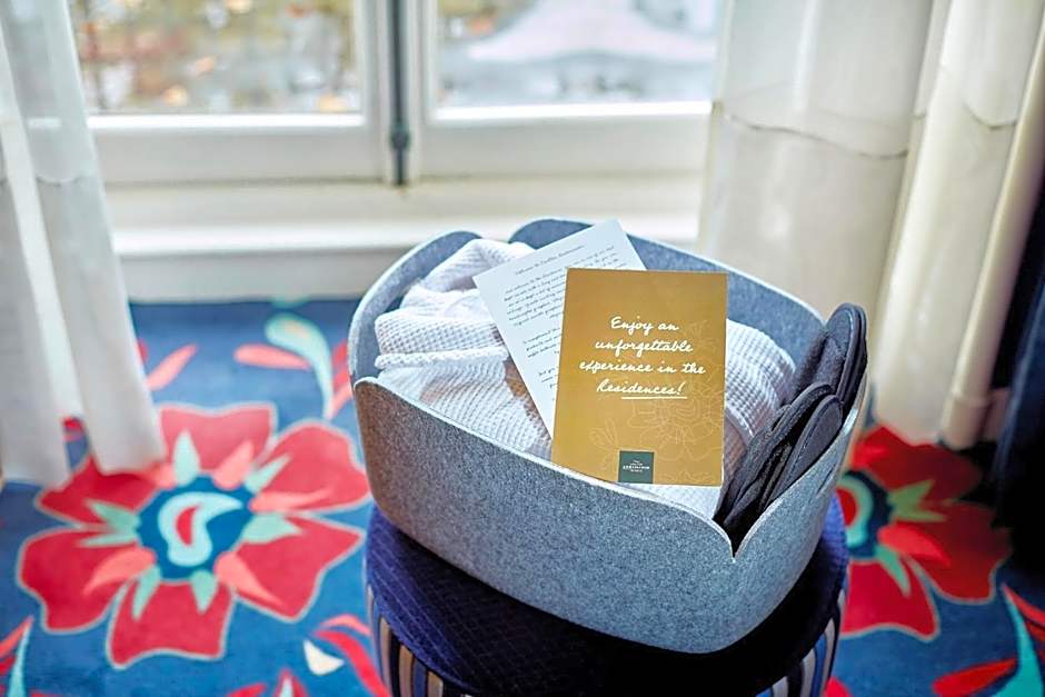 Carlton Ambassador Hotel