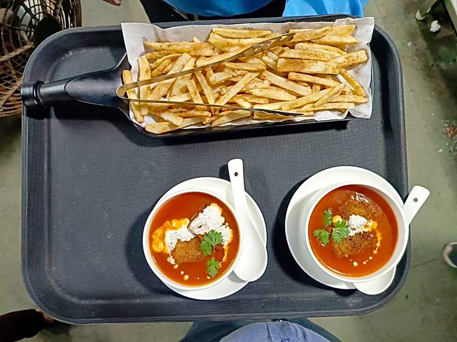 Hotel Aman Residency