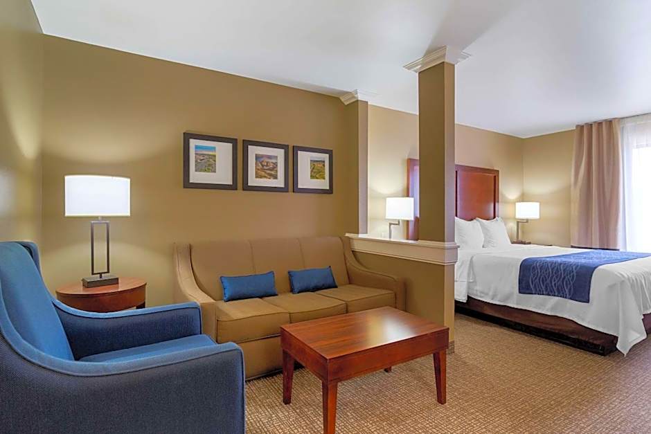 Comfort Inn & Suites
