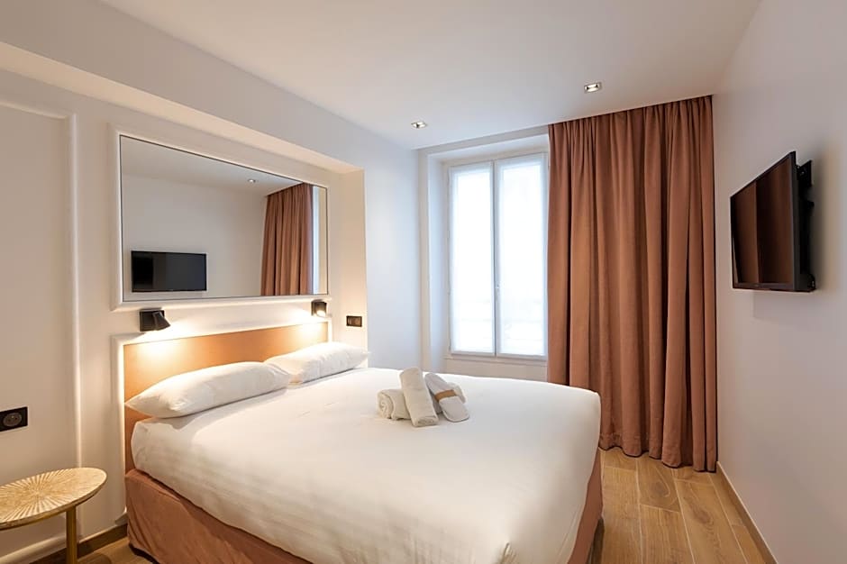 HOTEL AU COEUR DE REPUBLIQUE