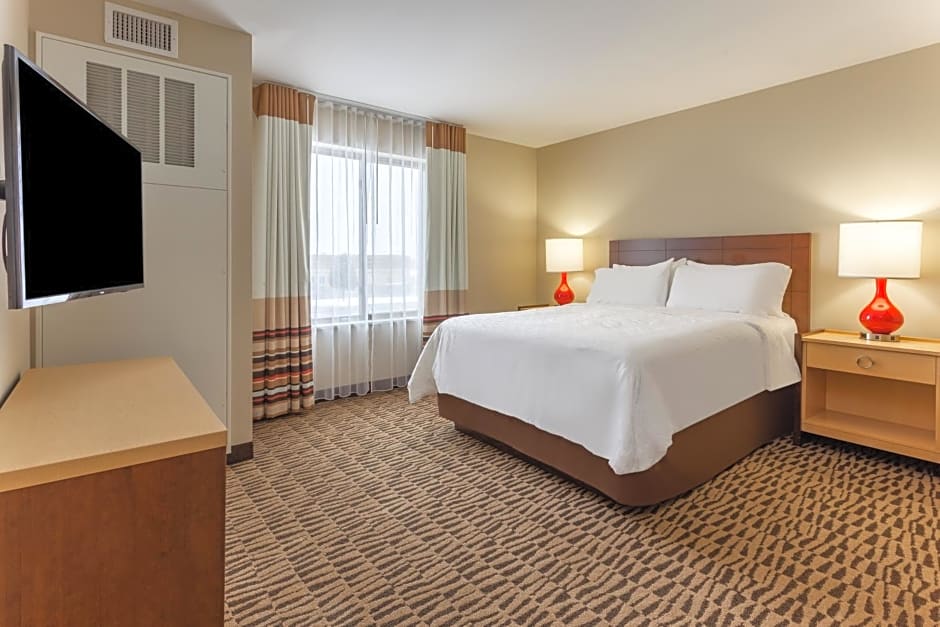 Candlewood Suites - Fargo