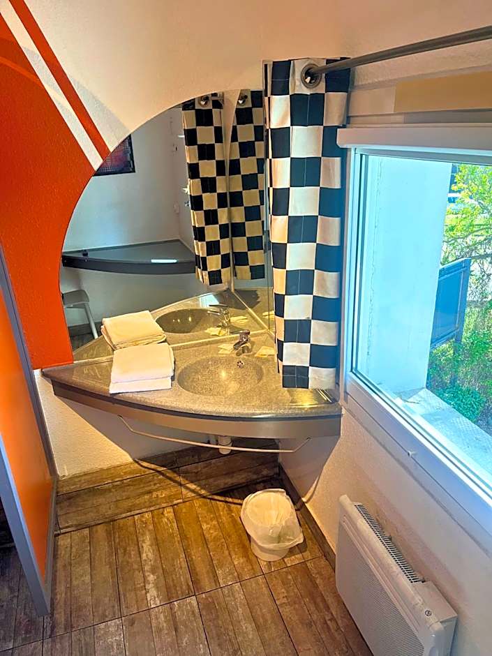 Egg Hôtel Sarcelles