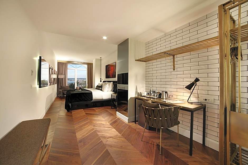 39 Kalamış Marina Hotel & Restaurant