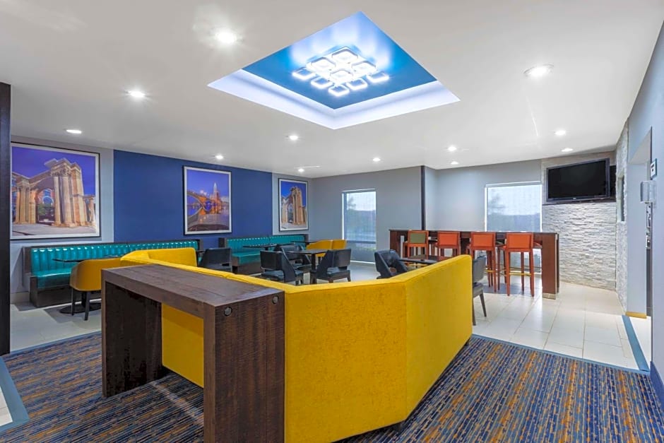 La Quinta Inn & Suites by Wyndham Columbus West - Hilliard