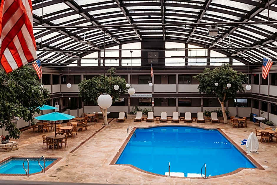 AmericInn by Wyndham Appleton Downtown