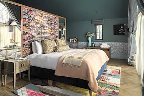 The Tempus Boutique Suite