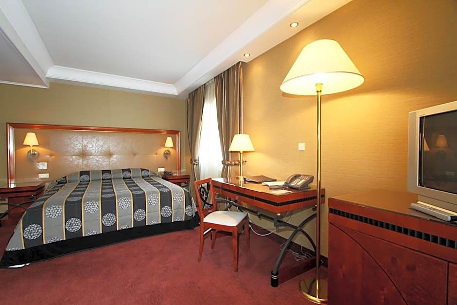 Piraeus Theoxenia Hotel