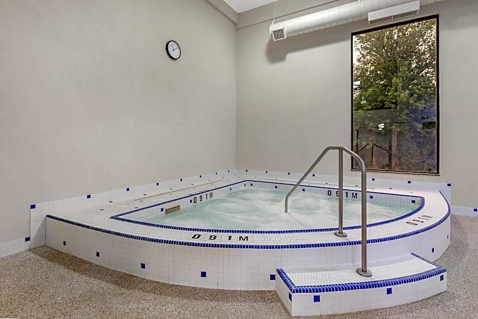 Best Western Plus Cobourg Inn & Convention Centre