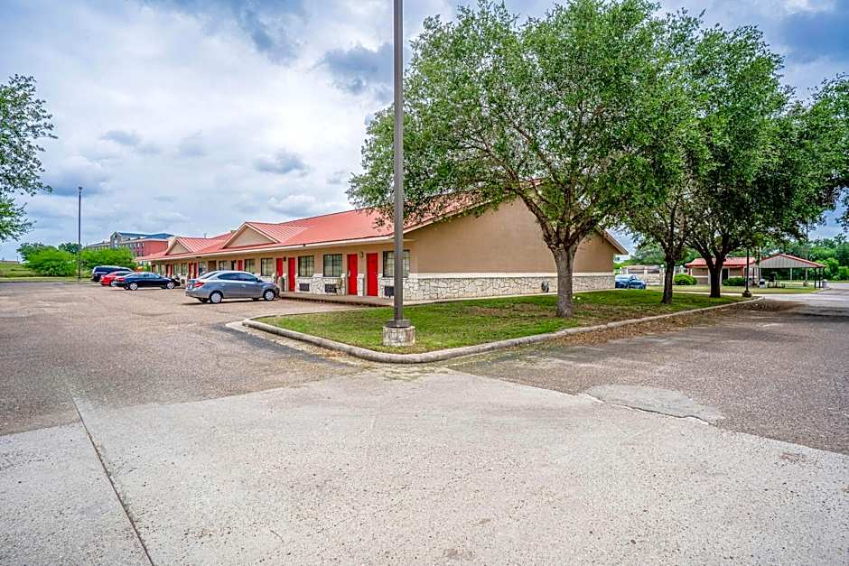 Texan Inn By OYO Beeville US-181