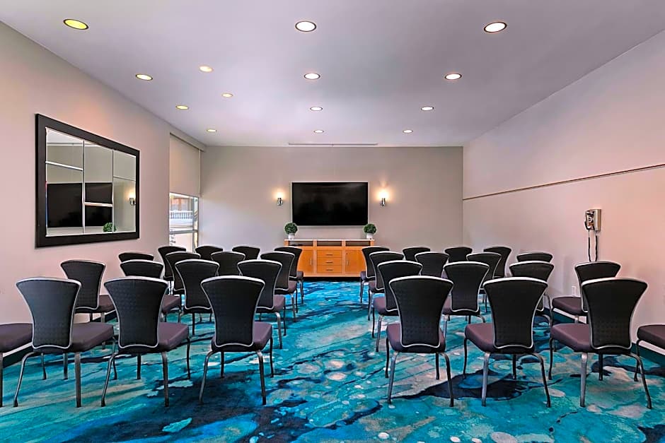 The Belamar Hotel Manhattan Beach, Tapestry Collection by Hilton