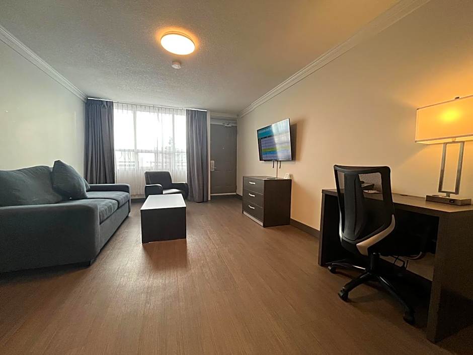 Super 8 by Wyndham Macleod Trail Calgary