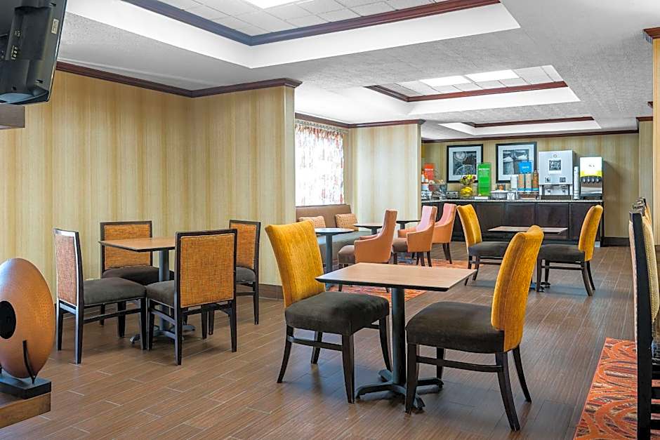 Hampton Inn Parkersburg-Mineral Wells