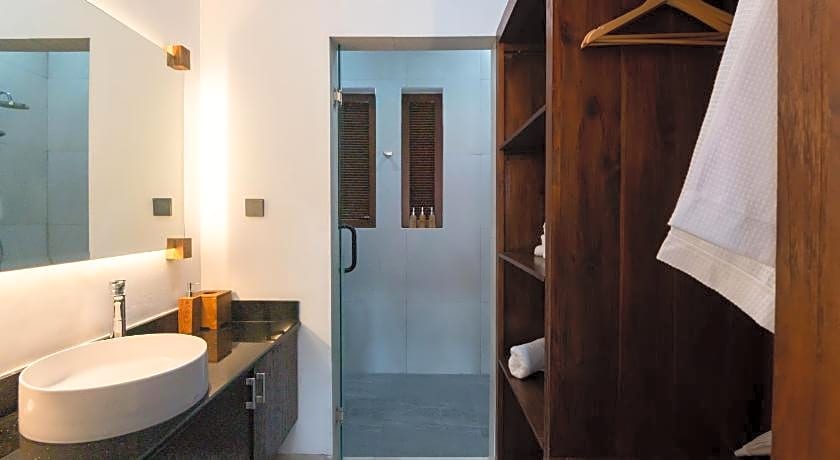 Griya Shanti Suites
