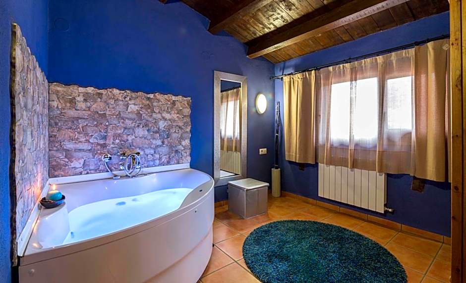 Photo 1 of 7 of Superior, Jetted Tub
