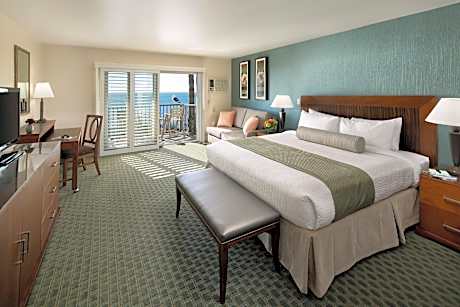 Partial Ocean View, King