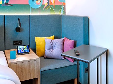 BEDROOM Sinlge use with Shower