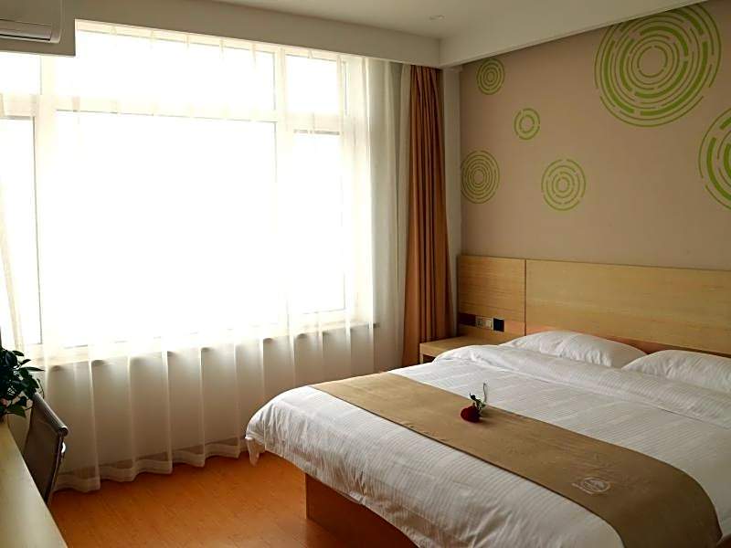 GreenTree Inn Dalian Dalian North Railway Station Express Hotel