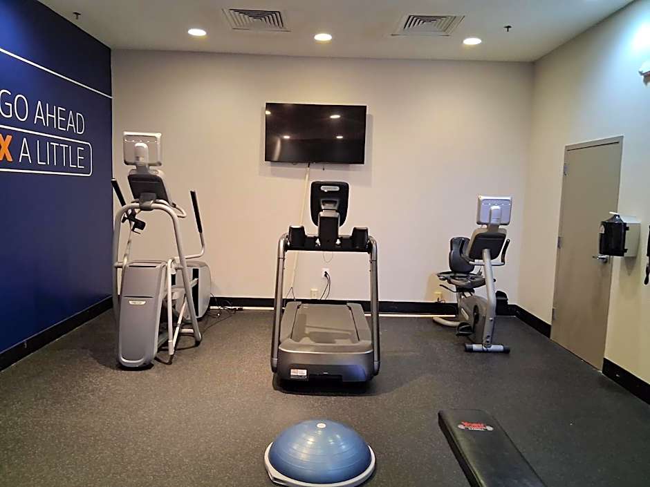 Holiday Inn Express Fredericksburg - Southpoint By IHG