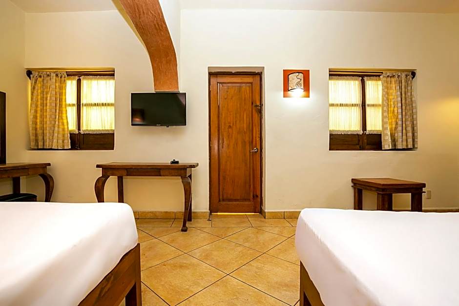 Hotel Casa del Virrey & Suites