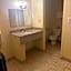 DIAMOND INN & SUITES
