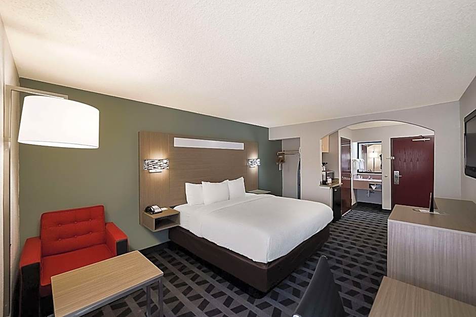 Quality Inn & Suites DFW Airport South