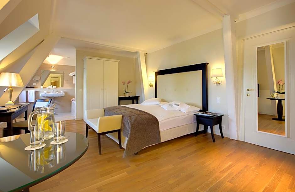 Photo 1 of 4 of Triple Room