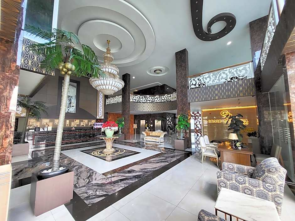 Grand Bayu Hill Hotel