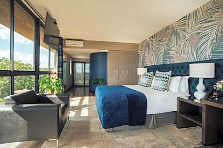 Junior Suite with Garden View