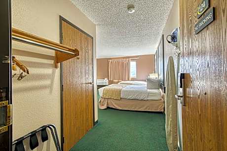 Queen Room with Two Queen Beds - Mobility Access/Non-Smoking