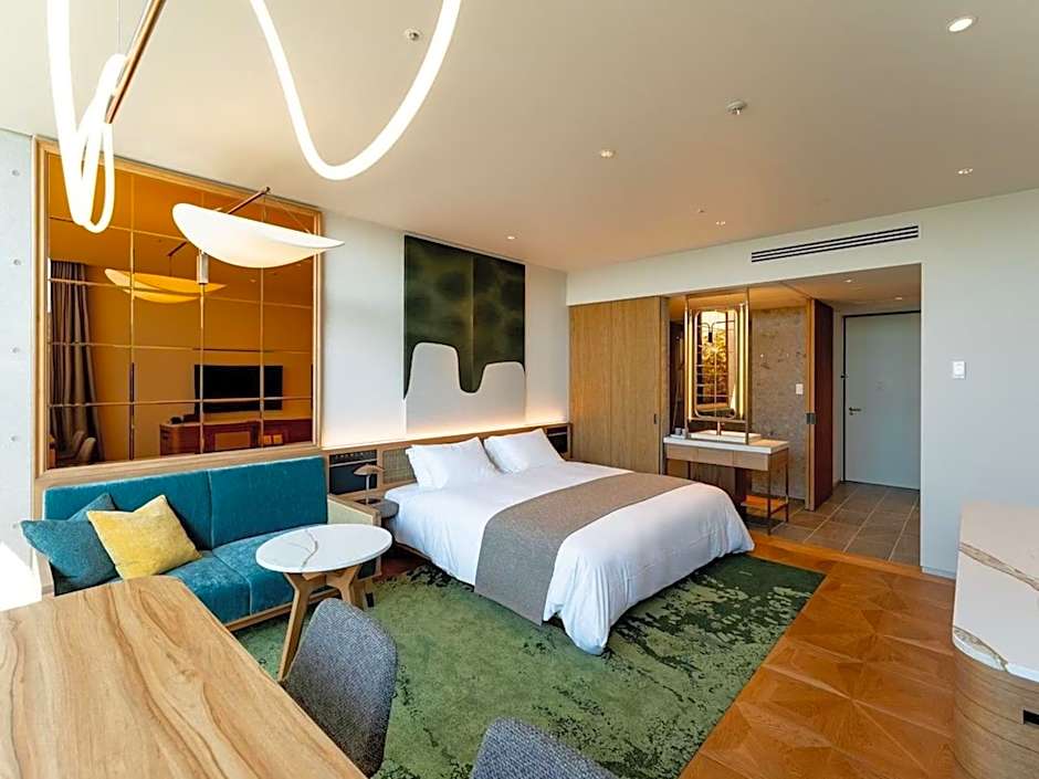 Photo 1 of 8 of Premium 1 King Bed