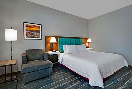 King Room with Accessible Tub - Mobility and Hearing Access/Non-Smoking