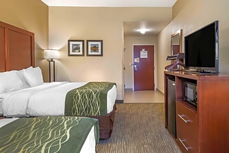 2 Queen Beds, Nonsmoking, Accessible