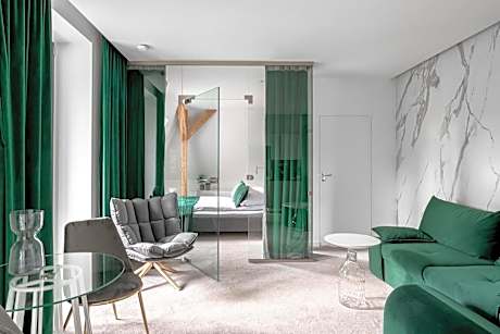 Standard Double Suite