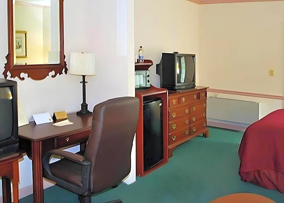 Rodeway Inn & Suites Lantern Lodge