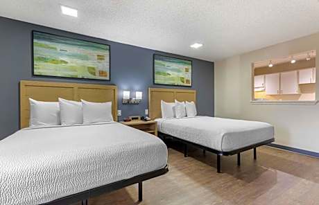 Deluxe Studio with 2 Double Beds - Non-Smoking