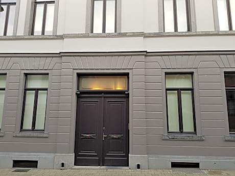 One-Bedroom Apartment with Terrace