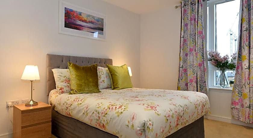 Kew Bridge Apartments