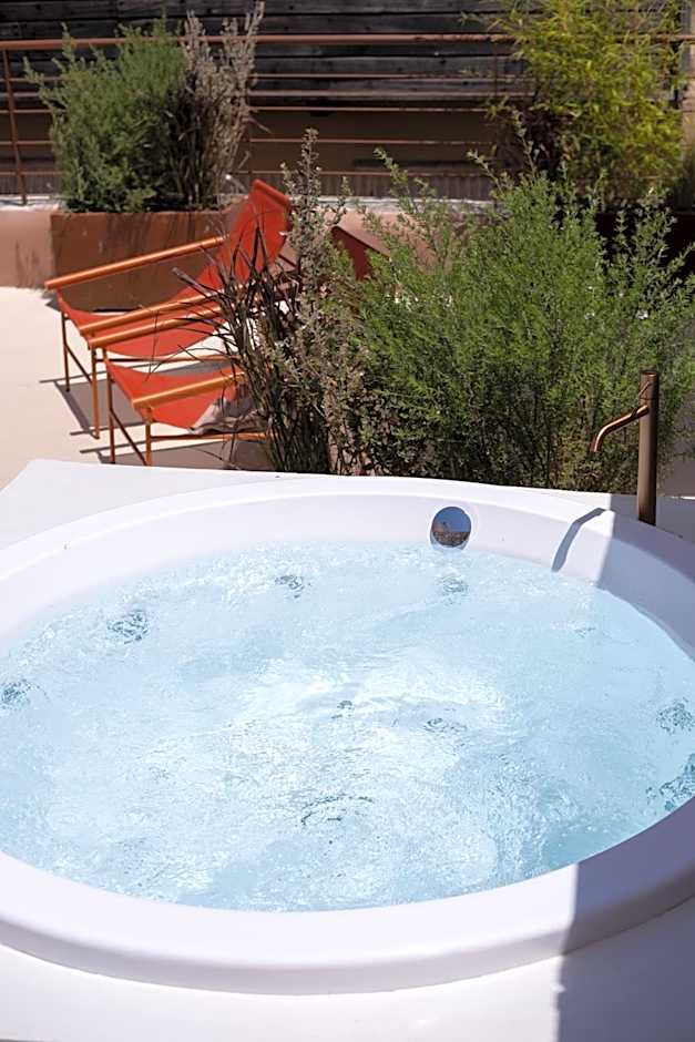 Qualia Slowlife Suites