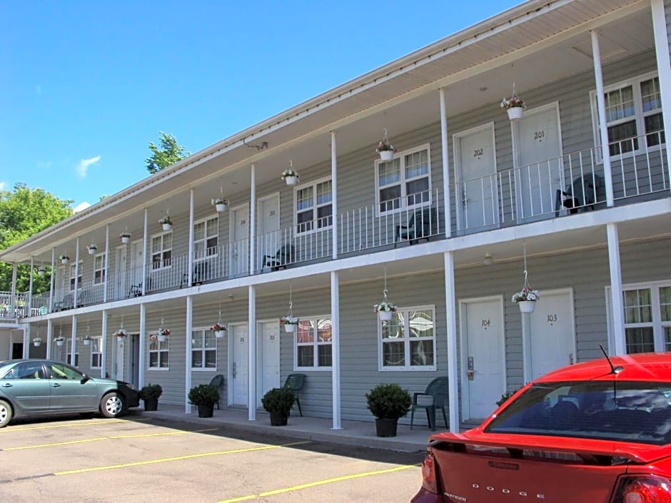 Midtown Motel & Suites