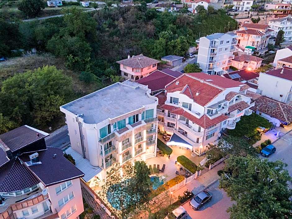 Jupiter 1 Family Hotel